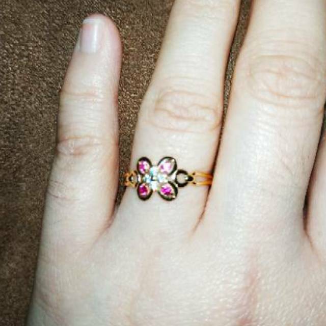 Cincin Emas Permata