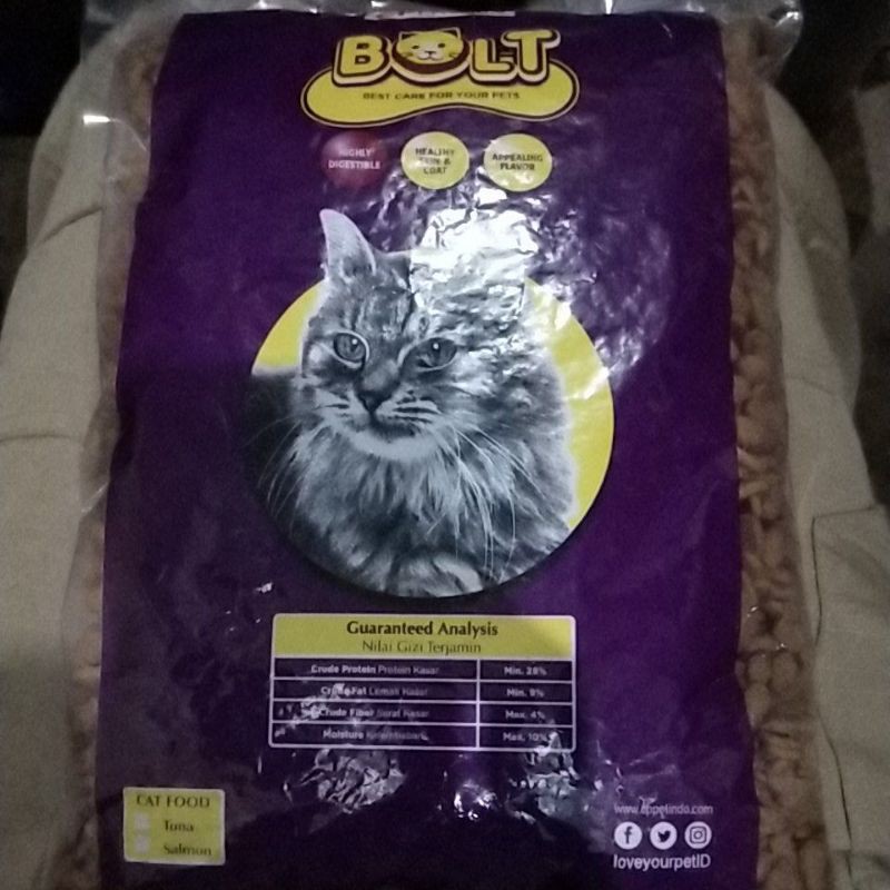 BOLD makanan kucing