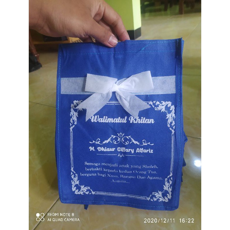 

tas hajatan ukuran 20x20 dan dus snack bahan 45gsm