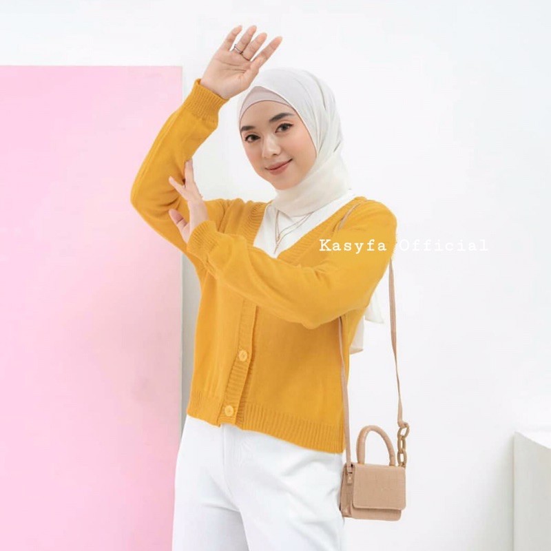 BAILEY CARDI RAJUT CROP // ZEVY CREPY SWEATER