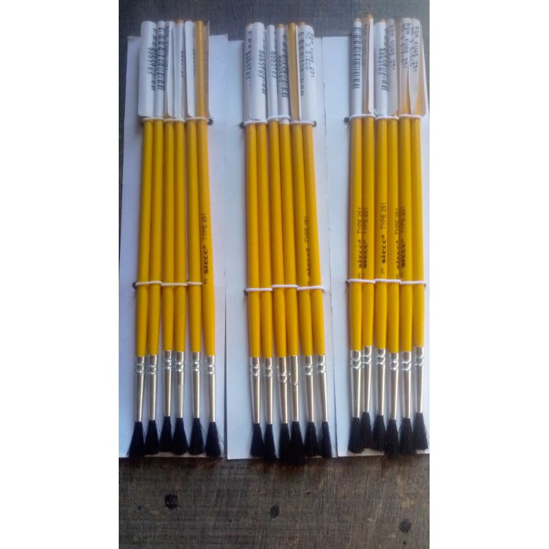 

kuas kecil untuk meresin