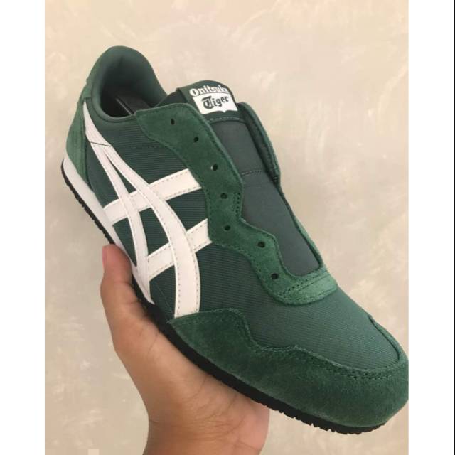 Preloved ONITSUKA  Tiger SERRANO SLIP ON size 40 ORIGINAL