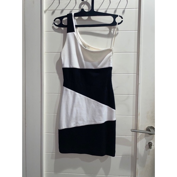 one shoulder dress