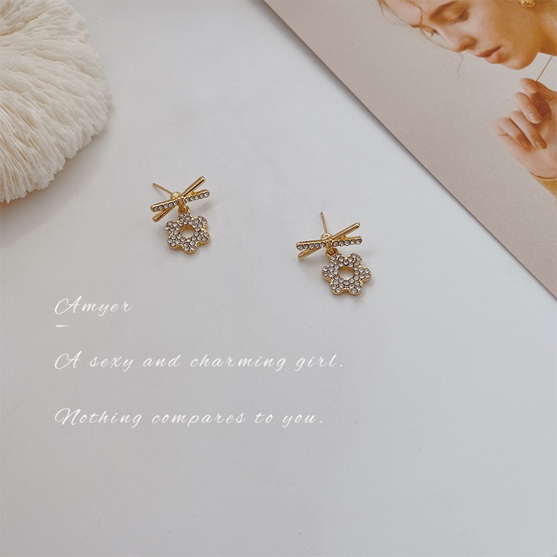 Cross penuh berlian kecil anting-anting wanita sederhana dingin rasa gaya anting-anting bunga aster