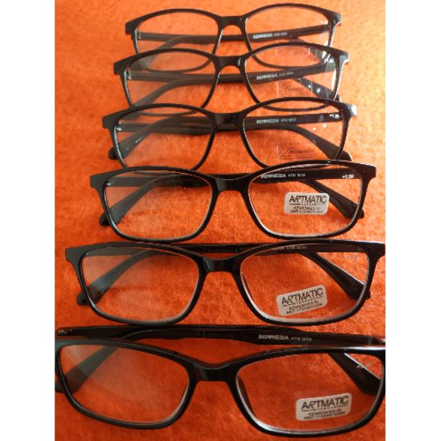 Kacamata baca plus Italy design