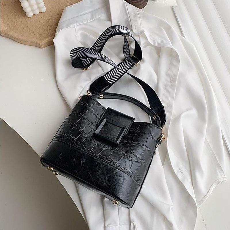 R.C.M [[ New Arrival Bisa Cod ]] Promo Tas Selempang Wanita Model Terbaru 2022 Tas Selempang Bahu Wa