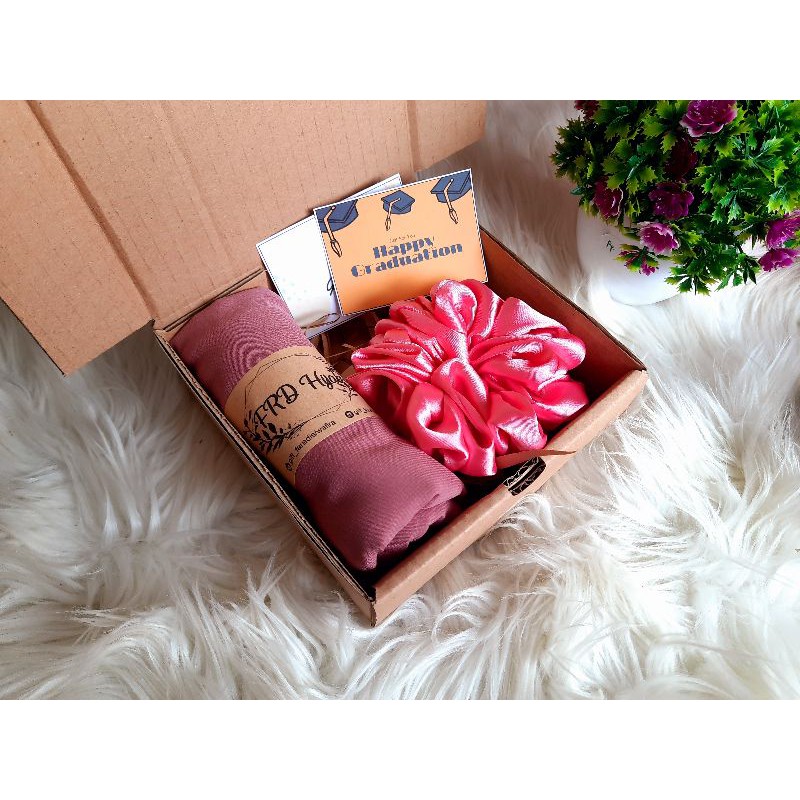 HAMPERS HIJAB SCRUNCHIE GIFT BOX