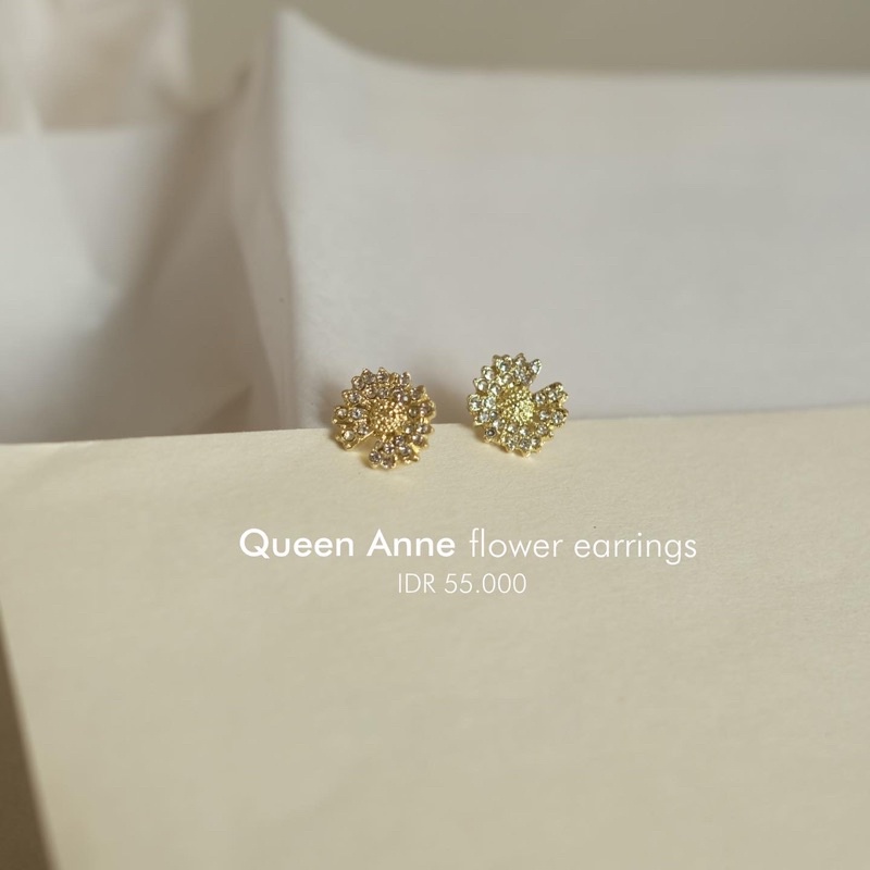 Queen Anne flower earrings