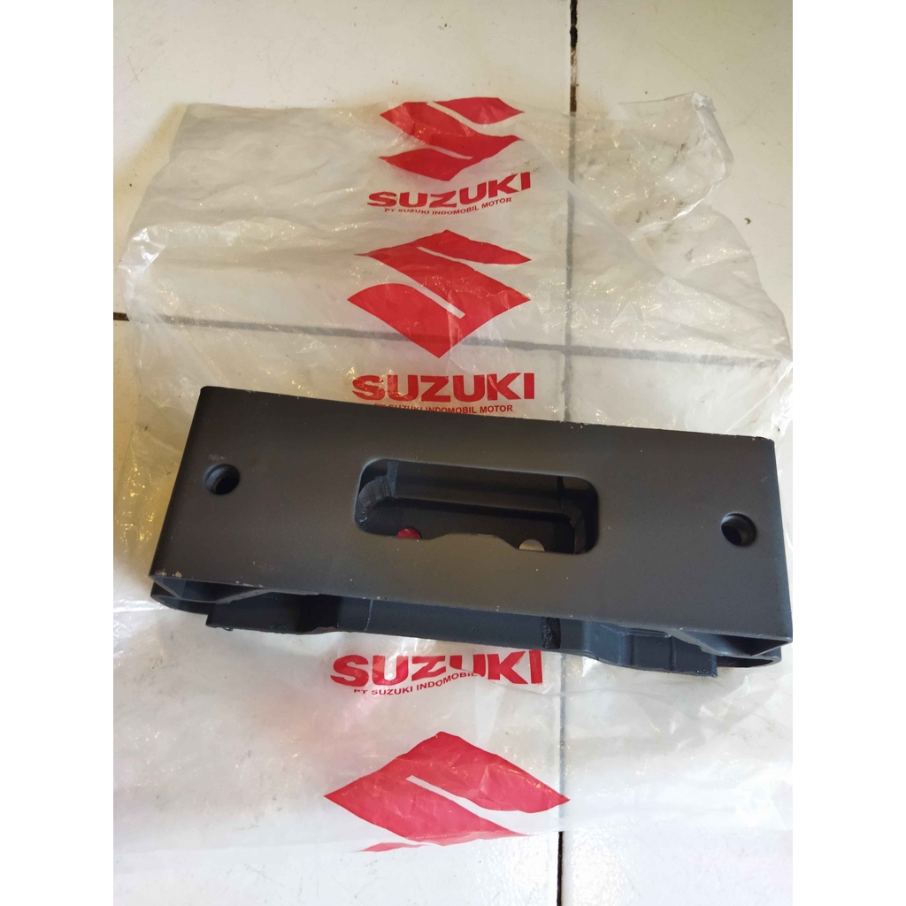 Engine Transmisi Mounting Belakang Suzuki Grand Vitara 2.0 2.4