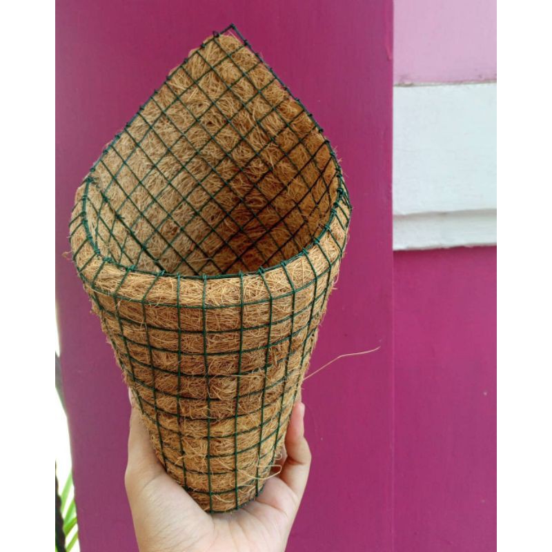 Pot Tempel / pot anggrek bulan / dendrobium / pot sabut kelapa