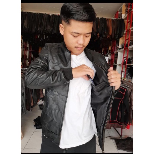 Jaket Pria Kulit Asli Domba Model Sambungan Jaket Klasik New trend Jaket  motor elegant model bomber