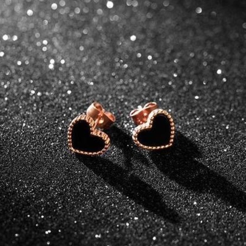 Black Peach Heart Earrings Titanium Steel Korean Fashion 18K Gold Plated Girls' Earrings