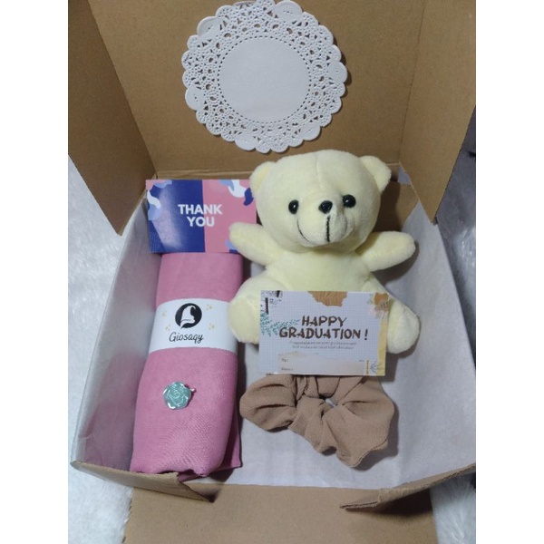 kado ulang tahun hijab dan boneka/hampers ulang tahun