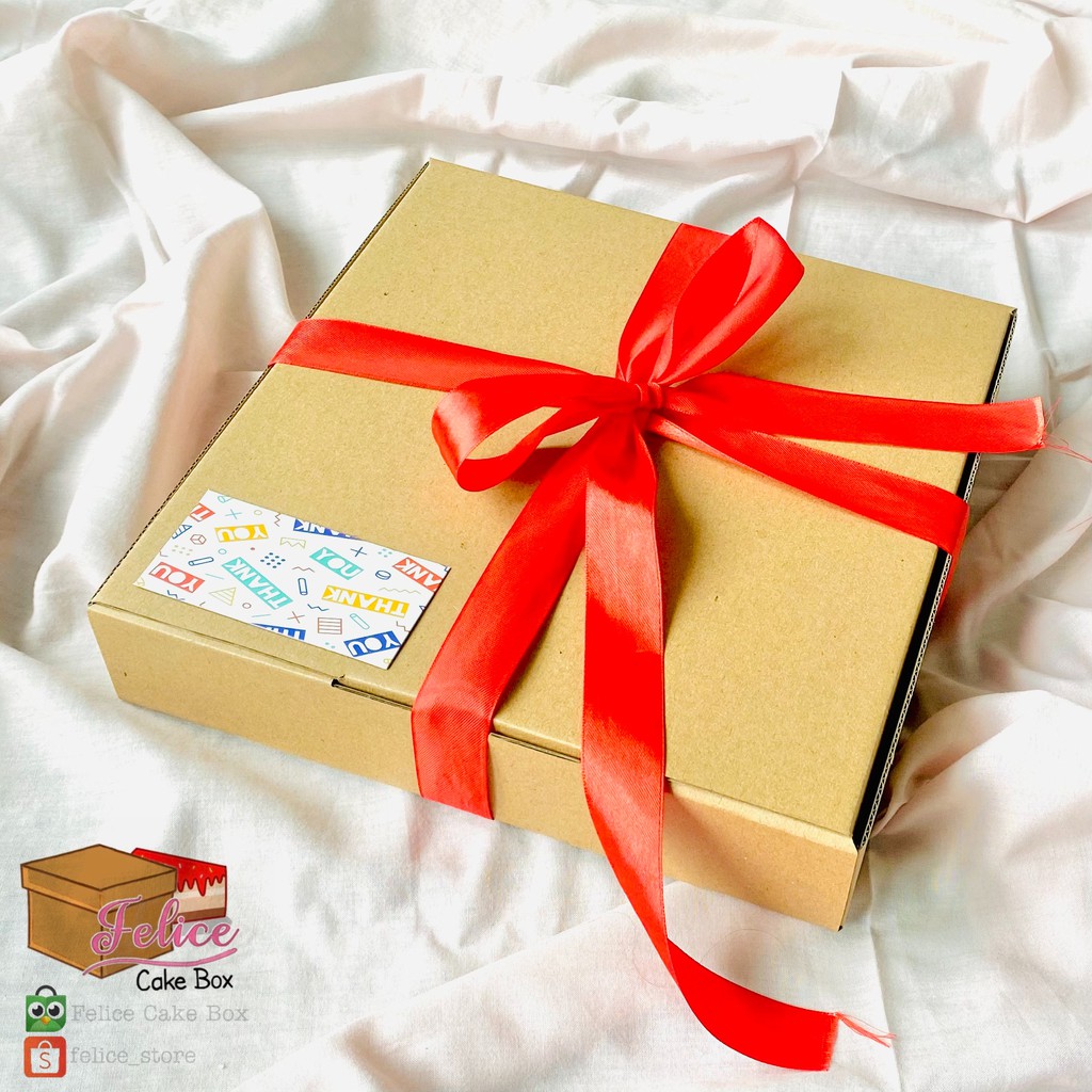 

Kode : BPB110 PAKET BOX PIZZA + PITA SATIN 1 INCH + THANK YOU CARD / PAKET BOX HAMPERS / PAKET PACKAGING HAMPERS / PAKET LENGKAP GIFT BOX