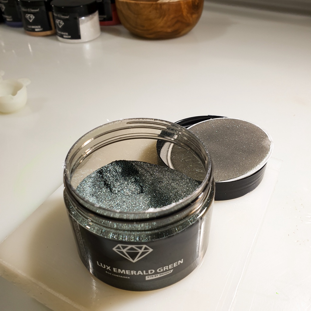 

LUX EMERALD GREEN Black Diamond Pure Mica Powder