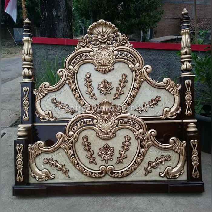 Dipan Cinta Ukir Ranjang Tempat Tidur Kayu Jati Cat Duco Ukiran Jepara