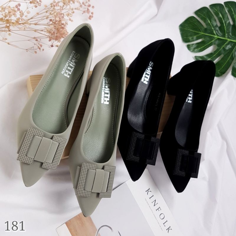 SEPATU WANITA SMITH
