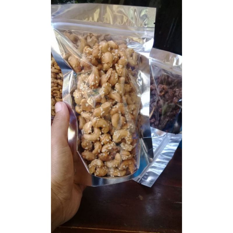 

1 KG KACANG METE / MEDE ASLI WONOGIRI BERBAGAI PILIHAN RASA