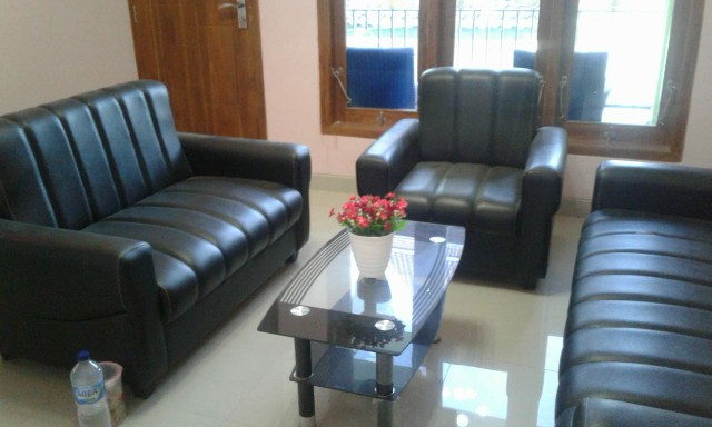 Ariani1318 Set Bunga Plastik Krisan C28 Dengan Pot Plastik Tawon D15