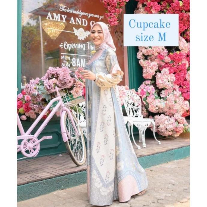 Rafflesia dress cupcake by Wearing Klamby