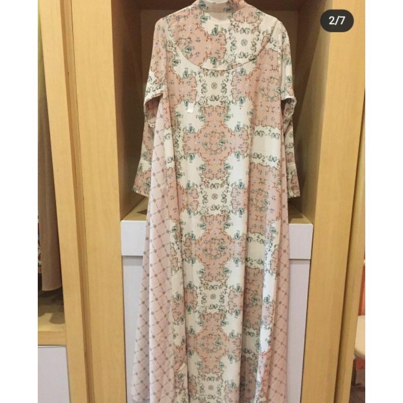 Preloved Lingling dress by Ria Miranda