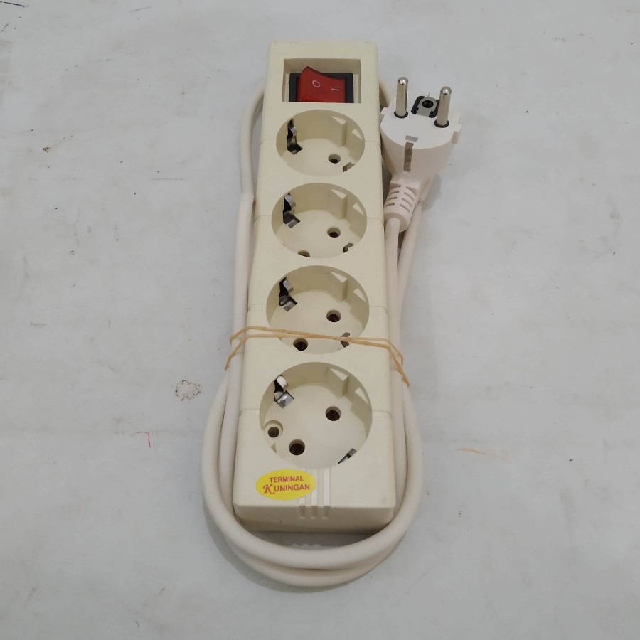 Ekstention Stop Kontak tusuk kotak Multy Socket Switch 4 Lubang 1.5 ,5 m Meter 1.5m 1,5m 1.5meter 1,