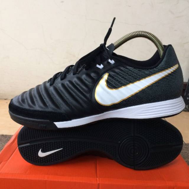 Nike tiempo x legera