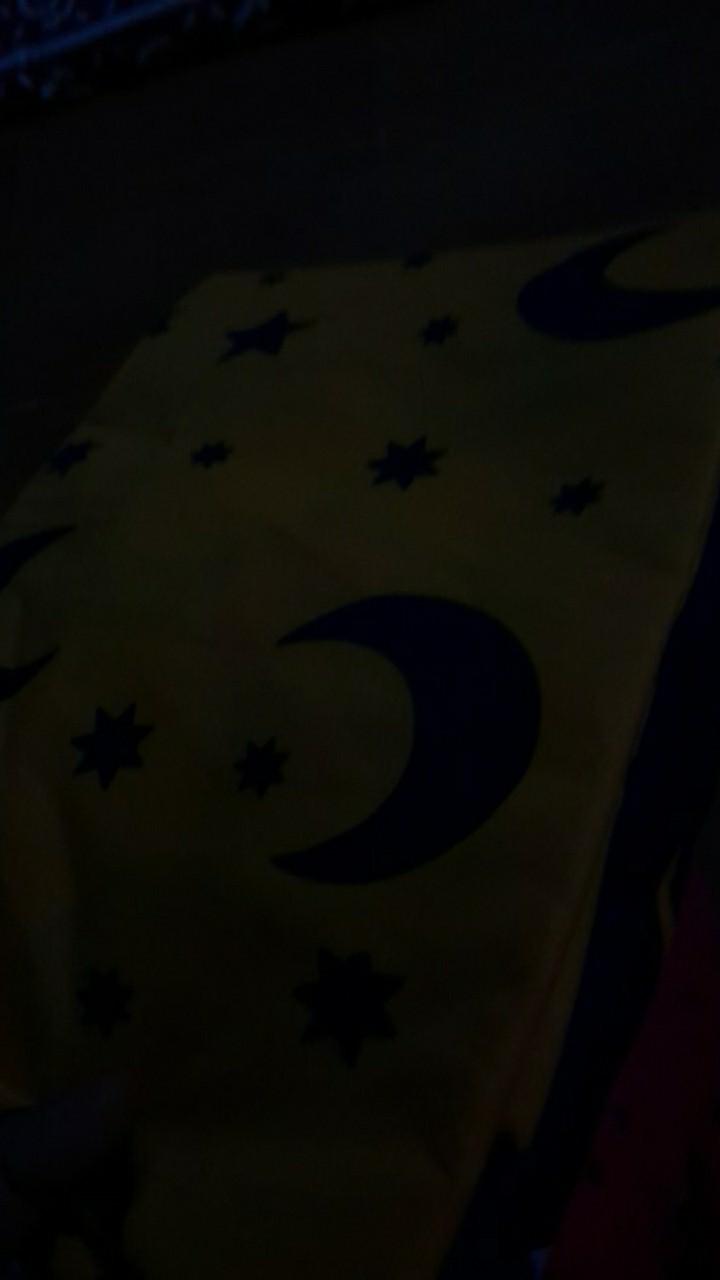 Sprei Motif Bulan Bintang Katun Lokal 180x200 Starmoon
