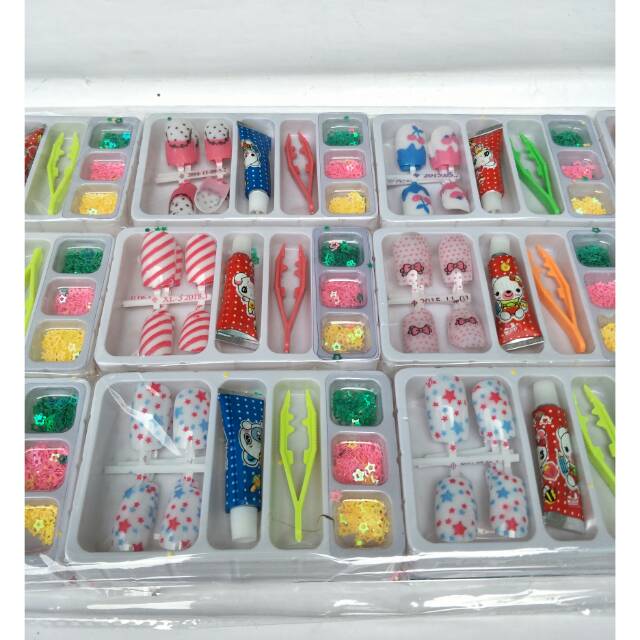 Kuku Tempel Set Glitter + Capitan Lucu Murah