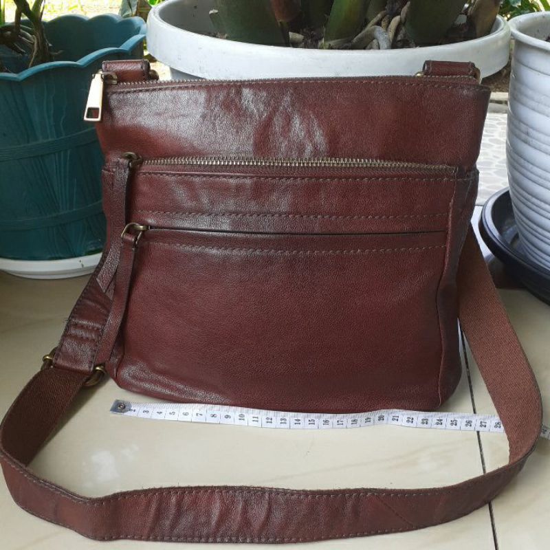 Tas Sling Second / Preloved / FOSSIL / Tas Selempang Bekas.