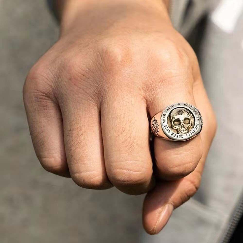 Cincin Jari Bentuk Tengkorak Warna Emas Gaya Retro Rock Eropa Amerika Untuk Pria