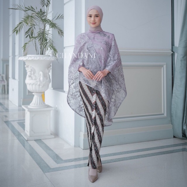 chandani.id MEMAYU OUTER LILAC - outer kebaya kondangan wisuda lamaran bridesmaid payet. outer kondangan. kebaya wisuda. outer brokat. by chandani