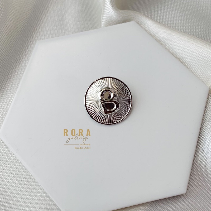 Rora PART 1 NEW BROOCH | BROS BUTTONSCARVES | Rora Gallery-Q silver