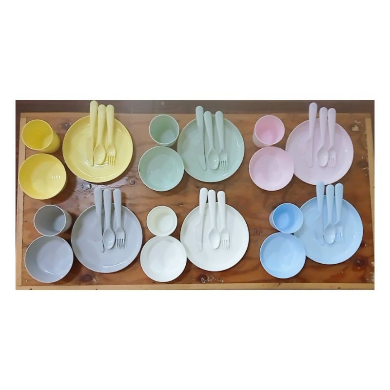 Piring Mangkuk / Gelas / Sendok / Garpu / Pisau Plastik