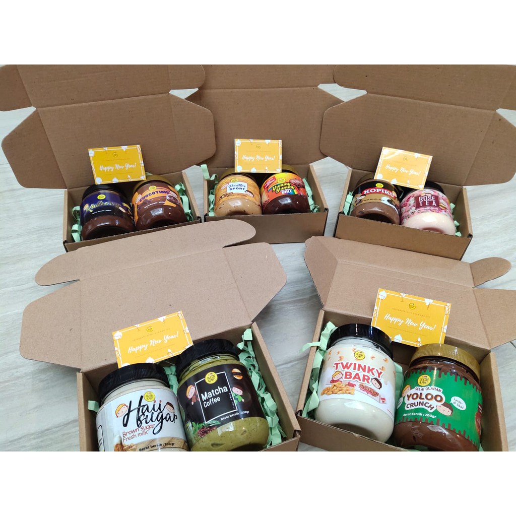 

PROMO Paket Hampers 2 Pcs Selai + Box Packing + Greeting Cards