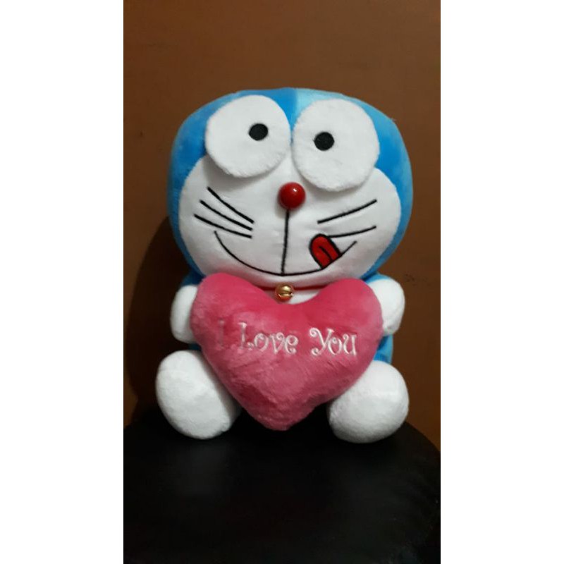 Boneka Doraemon Love L