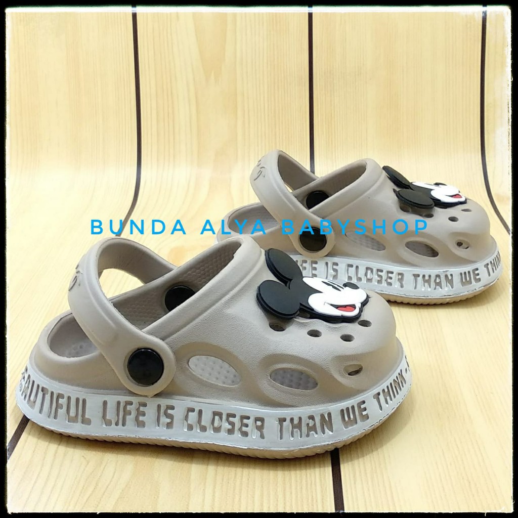 Sendal Anak Laki Laki Umur 4 5 Tahun Lucu Elastis Lentur - Sepatu Sandal Anak Cowok Karet KREM Size 18 - 29 Anti Licin