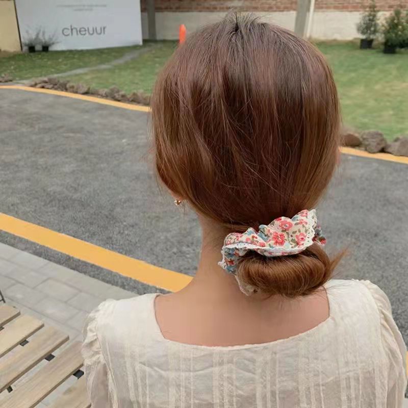 Srunchie Wanita / Ikat Rambut Korea Wanita Elastis Motif Bunga Fashion Import