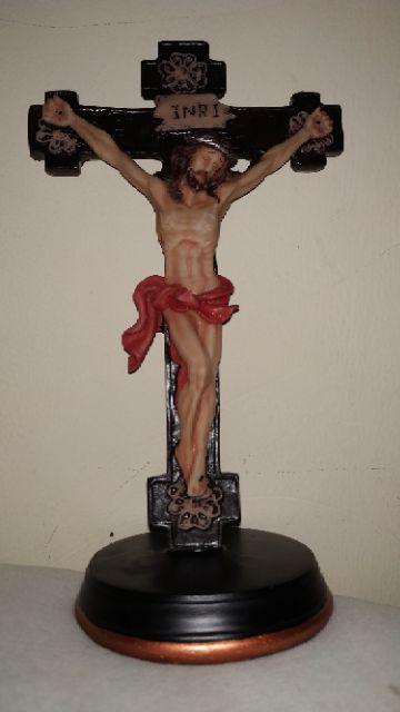 Salib Yesus Motif Kulit Kayu Duduk 21 Cm