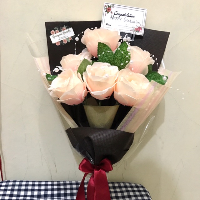 Buket mawar bunga plastik