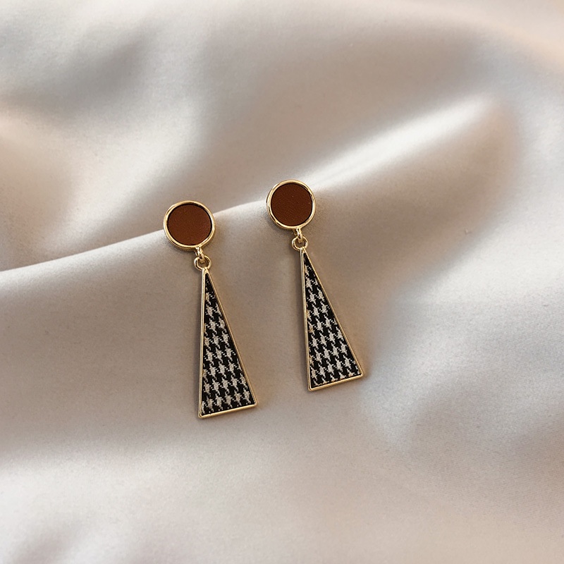 Anting Tusuk Motif Geometri Bahan Kulit flannel Untuk Wanita