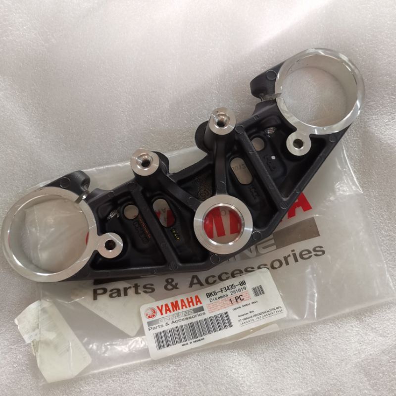 SEGITIGA ATAS YAMAHA R15 VVA V3 ORIGINAL