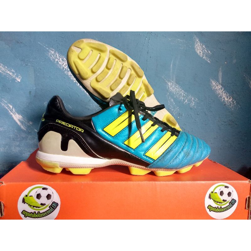 Sepatu Bola Adidas Predator Absolado