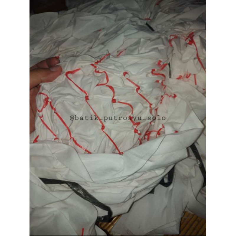 kain jumputan cengkehan/jumputan dian sastro/bahan kebaya batik jumputan