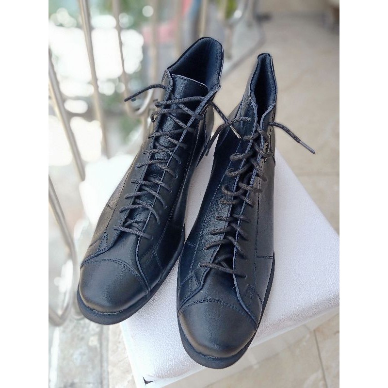 sepatu Bally