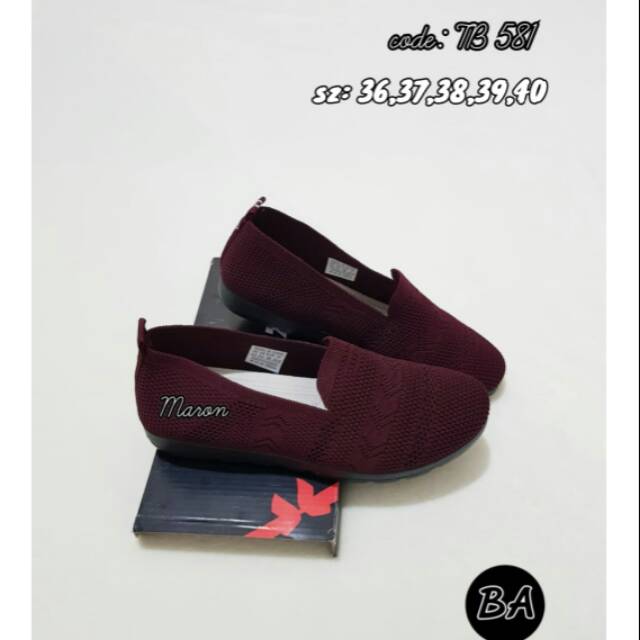 Flatshoes rajut wanita