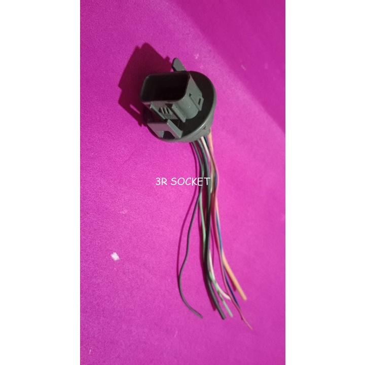 soket fitting lampu belakang mobil