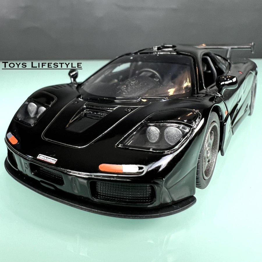 Kinsmart Diecast - McLaren F1 GTR 1995 Skala 1:32 (Hitam)