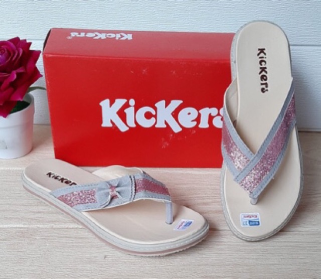 kickers cewek