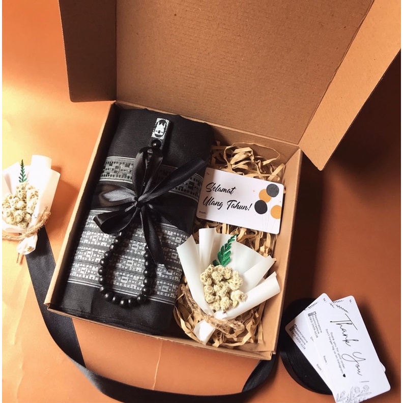 

Hampers GIFTBOX Alat Shalat/Hampers Ied Adha/Hampers Ultah/Hampers Wisuda